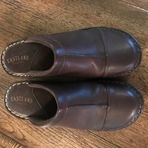 Comfortable Brown Slides